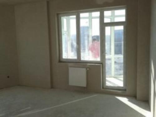 Обои на штукатурку от застройщика. Нужно ли перед поклейкой обоев на стене штукатурить: чем в квартире лучше всего заштукатурить и что для этого нужно