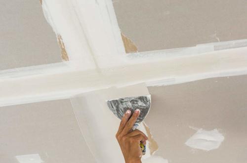 Как зашпаклевать потолок из гипсокартона. Как правильно шпаклевать потолок из гипсокартона. Особенности подготовки 01 Как зашпаклевать потолок из гипсокартона. Как правильно шпаклевать потолок из гипсокартона. Особенности подготовки 01