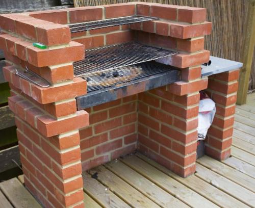 Мини мангал из кирпича своими руками. Мангал из кирпича своими руками: пошаговая инструкция постройки и чертежи лучших моделей для дома и дачи