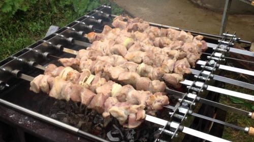 Барбекю своими руками размеры. Мангал своими руками — инструкция, как сделать из метала и кирпича (100 фото новинок)