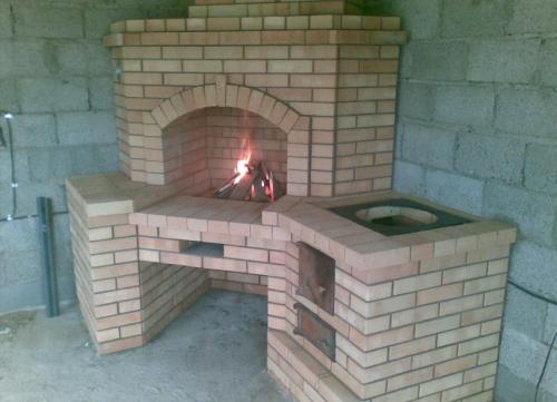 Садовая печь-барбекю из кирпича с мангалом чертежи. Барбекю из кирпича своими руками — секреты мастера, как сделать уличный комплекс мангал и печь-барбекю из кирпича самостоятельно! (фото и видео)