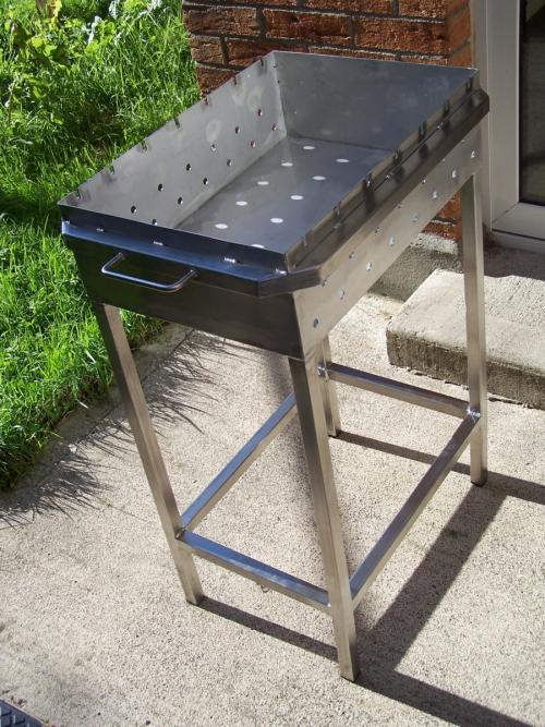 Барбекю своими руками размеры. Мангал своими руками — инструкция, как сделать из метала и кирпича (100 фото новинок)