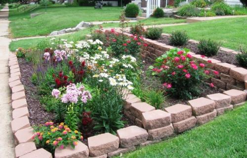 Клумба из силикатного кирпича. Клумбы из кирпича —, как красиво сложить своими руками? 115 фото и советы дизайнеров