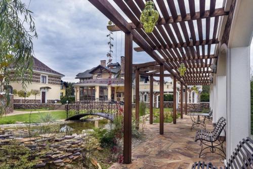 Озеленение двора частного. Принципы планировки двора возле частного дома 14