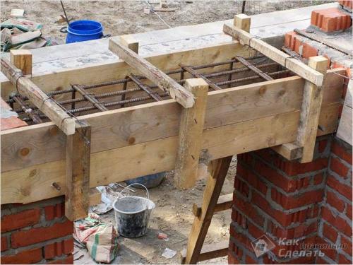 Вокруг окна кирпич. Обрамление окон кирпичом 03