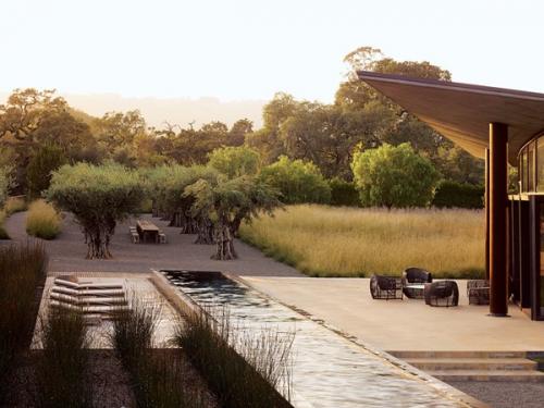 Как оформить небольшой участок земли цветами. Виды планировок цветника 06