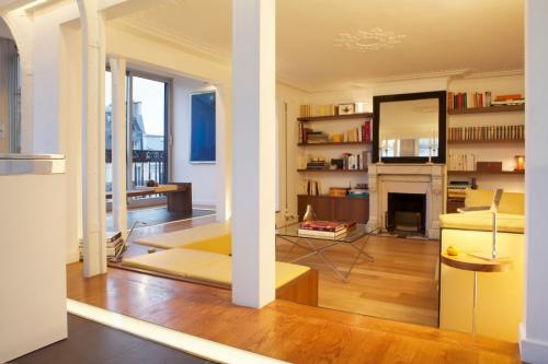 Колонны в интерьере своими руками. Колонны в интерьере — 90 фото лучших идей изящного дизайна и декора