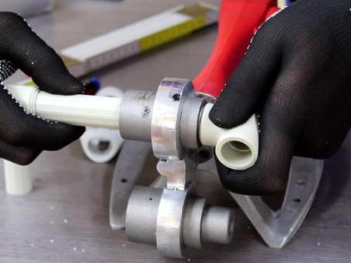 Течет соединение ПНД трубы. Как устранить течь на стыке труб