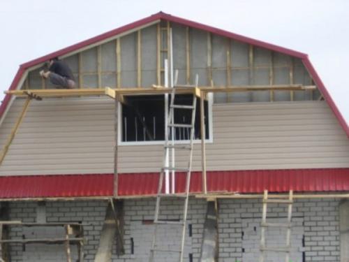 Отделка фронтонов крыши. Материалы для обшивки стен чердака