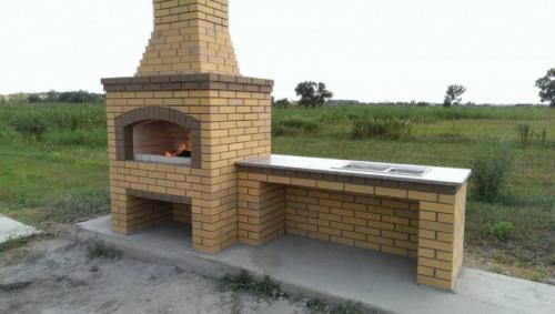 Барбекю на даче из кирпича. Барбекю из кирпича: как сделать простой комплекс своими руками. Проекты, чертежи и порядок выполнения работ