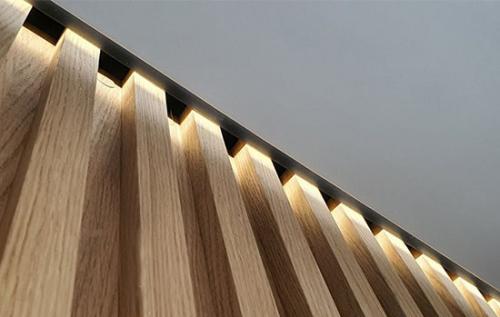 Как приклеить декор на стену из дерева. Применение клеевого состава