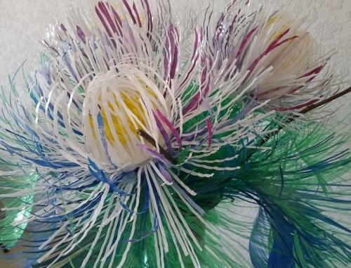 Цветы из пластиковых бутылок своими руками пошагово для начинающих. Цветы из пластиковых бутылок: делаем для дачи, сада и огорода по инструкции для начинающих, фото обзор лучших идей