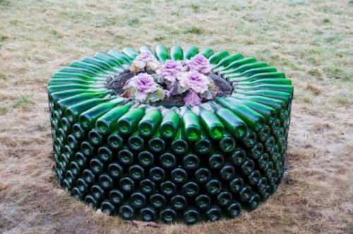 Цветы из пластиковых бутылок для клумбы. Клумба из бутылок – пошаговая инструкция, как сделать из пластиковых бутылок простую и эффектную клумбу (115 фото)