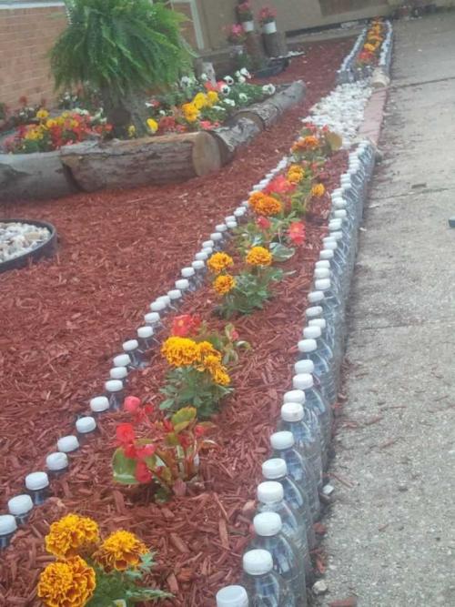 Цветы из пластиковых бутылок для клумбы. Клумба из бутылок – пошаговая инструкция, как сделать из пластиковых бутылок простую и эффектную клумбу (115 фото)