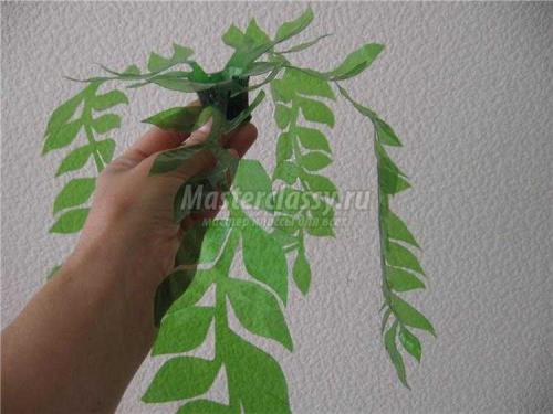 Цветы из разноцветных пластиковых бутылок своими руками. Мастер-класс по изготовлению простого цветка 03 Цветы из разноцветных пластиковых бутылок своими руками. Мастер-класс по изготовлению простого цветка 03