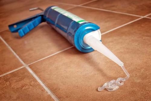 Как подготовить деревянный пол перед заделкой щелей. Чем заделать щели в деревянном полу?