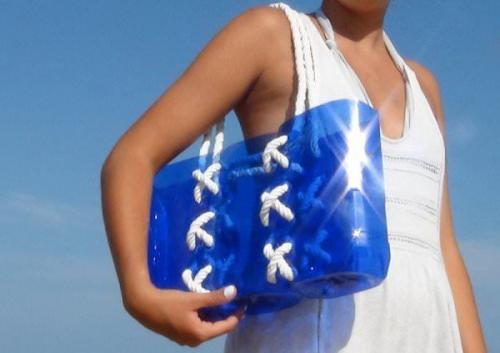 Поделки для сада из пластиковых бутылок. Как сделать цветы? 33