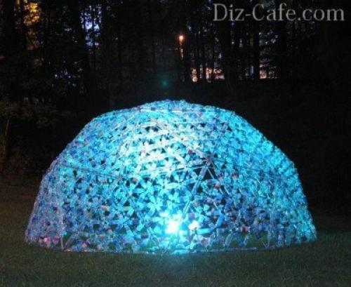 Поделки для сада из пластиковых бутылок. Как сделать цветы? 09