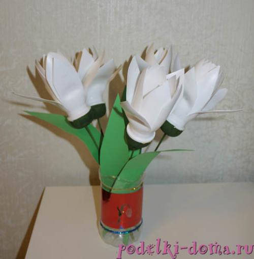Поделки для сада из пластиковых бутылок. Как сделать цветы? 13