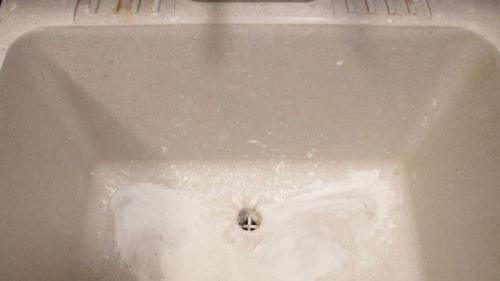 Как изменить цвет плитки на кухне. Как покрасить кафельную плитку в ванной или на кухне