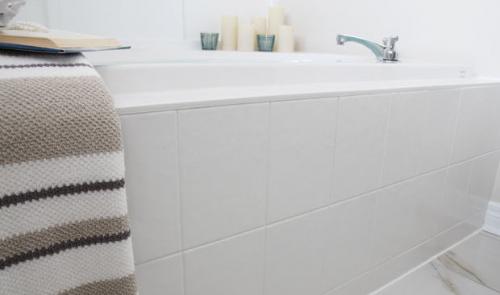 Как изменить цвет плитки на кухне. Как покрасить кафельную плитку в ванной или на кухне