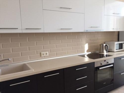 Плитка на кухню фартук кирпичиками. Плитка кирпичиками для кухни: плюсы и минусы отделки, фото самых интересных решений + советы, какую выбрать для фартука