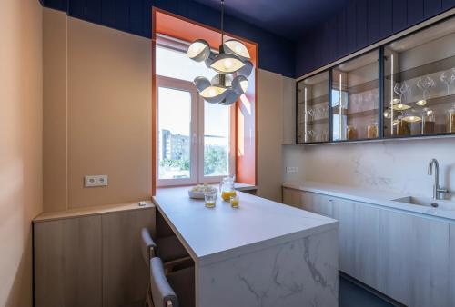 Как покрасить кухонный фартук. Плюсы и минусы моющейся краски