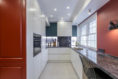 Как покрасить кухонный фартук. Плюсы и минусы моющейся краски