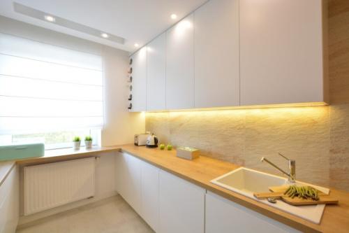 Можно ли клеить фартук на плитку. Самоклеющаяся плитка на кухне