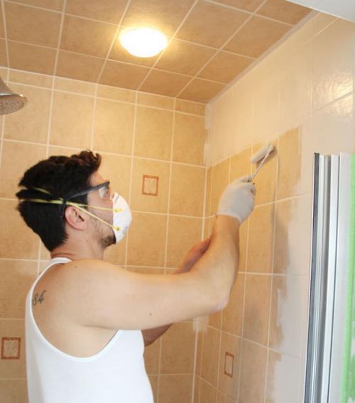 Как изменить цвет плитки на кухне. Как покрасить кафельную плитку в ванной или на кухне