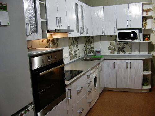 Как подобрать фартук по цвету для кухни белого. Как подобрать фартук к белому кухонному гарнитуру 18