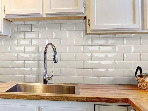 Еще 7 материалов для отделки кухонного фартука. Требования к материалам для кухонного фартука 15