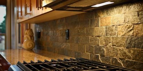 Фартук для кухни на что крепить. Способы самостоятельной установки кухонного фартука