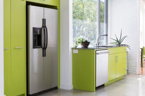 Сочетание зеленой кухни с другими цветами. Дизайн зеленой кухни: фото примеры реальных интерьеров 17 Сочетание зеленой кухни с другими цветами. Дизайн зеленой кухни: фото примеры реальных интерьеров 17