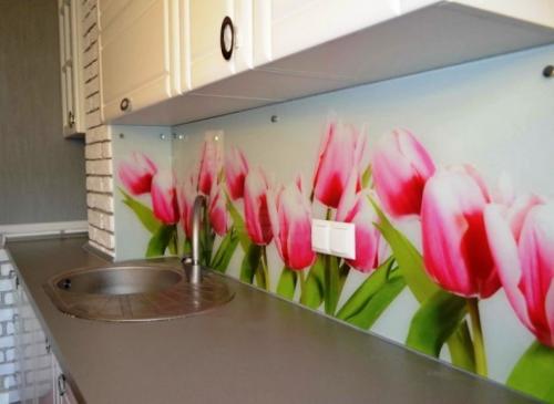 Жаропрочный фартук для кухни. Фартук для кухни из стекла (скинали): разновидности, достоинства и недостатки, порядок монтажа фартука своими руками