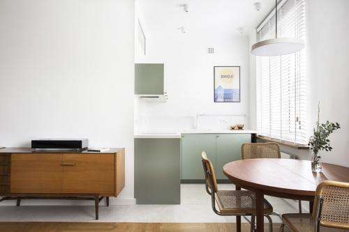 Фото дизайна кухни зеленого цвета. Зеленая кухня: удачные оттенки и сочетания в интерьере (40 фото)