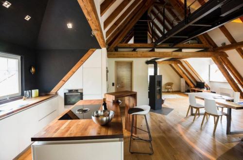 Внутренняя отделка мансарды. Как обустроить мансарду — новинки дизайна мансардного этажа в 2022