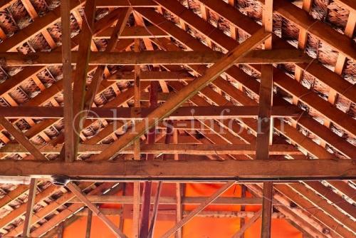 Профилированный брус или обычный. Обычный или профилированный брус?