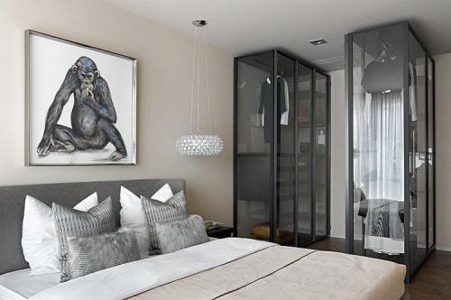 Какие готовые решения для гардеробной помогут сэкономить пространство. Где разместить?