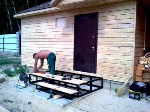 Сделать крыльцо из металла своими руками. Устройство крыльца из металла