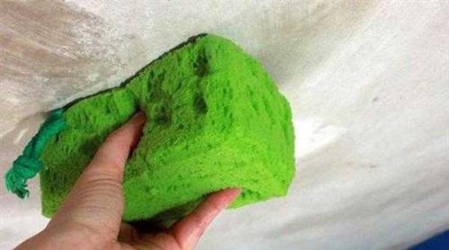 Нужно ли шпаклевать бетонный потолок перед покраской. Удаляем старую отделку