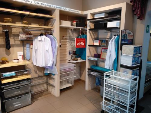 Какие дополнительные элементы можно добавить в гардеробную для удобства и комфорта. Как правильно подобрать наполнение гардеробной комнаты