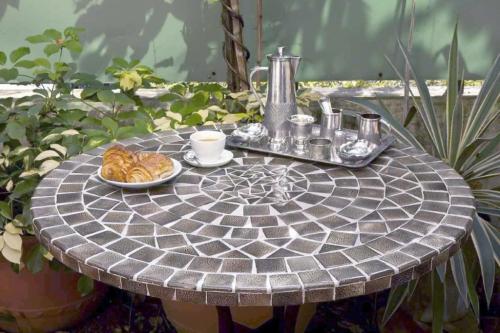 Фартук из плитки на столешницу. Эстетика и практичность: столешницы из плитки для кухни