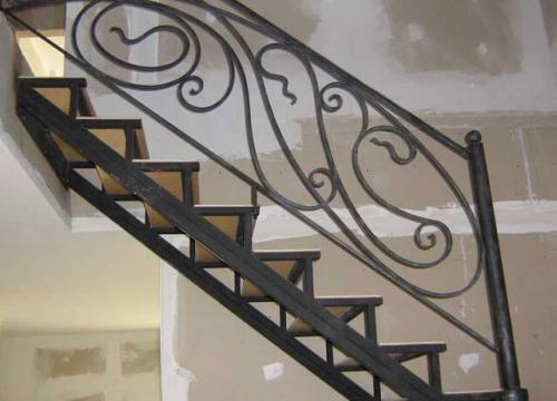 Расчет лестницы из профильной трубы. Конструкционные элементы