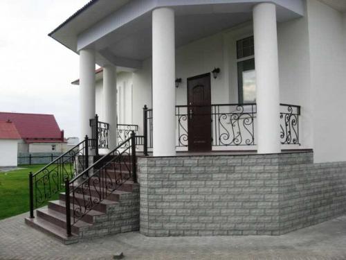 Красивые варианты оформления металлического крыльца. Крыльцо — 115 фото стильного оформления и этапы постройки крыльца для частного дома