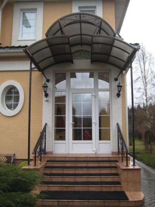 Крыльцо из металла с навесом. Легкий навес простого крыльца