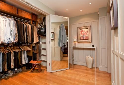 Какие основные принципы организации крошечных гардеробных. Где разместить гардеробную в квартире