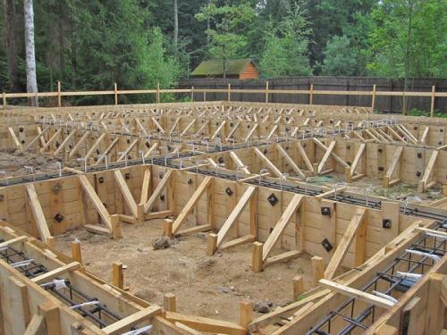 Расчет опалубки для монолита. Расчет опалубки для монолитного строительства дома