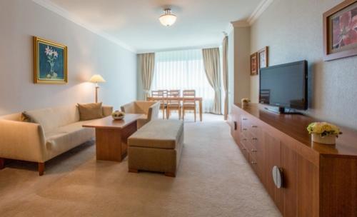 Расстановка мебели в прямоугольном зале. Как расставить мебель в прямоугольной гостиной?