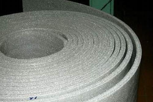 Как утеплить щели входной двери. Какой утеплитель лучше выбрать?